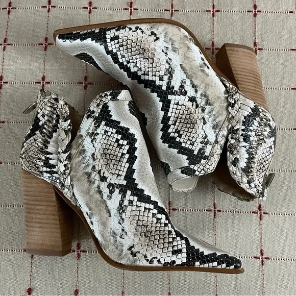 Vince Camuto “Delsimba” Snakeskin Embossed Leather Braided Trim Western Bootie 5 - Picture 5 of 7